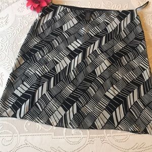 Kenneth Cole new york Graphic design silk skirt 💫